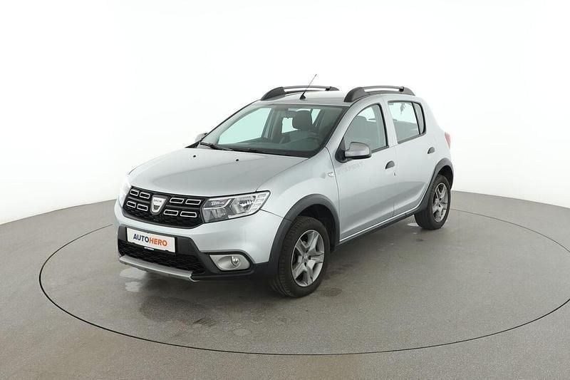 Grau Gebraucht 2019 Dacia Sandero Prestige Kleinwagen | 10.970 € (Fairer Preis) - Bild 1/3