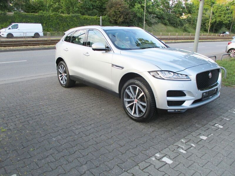 Silber Gebraucht 2018 Jaguar F-Pace Portfolio SUV | 18.900 € (Superpreis) - Bild 1/4