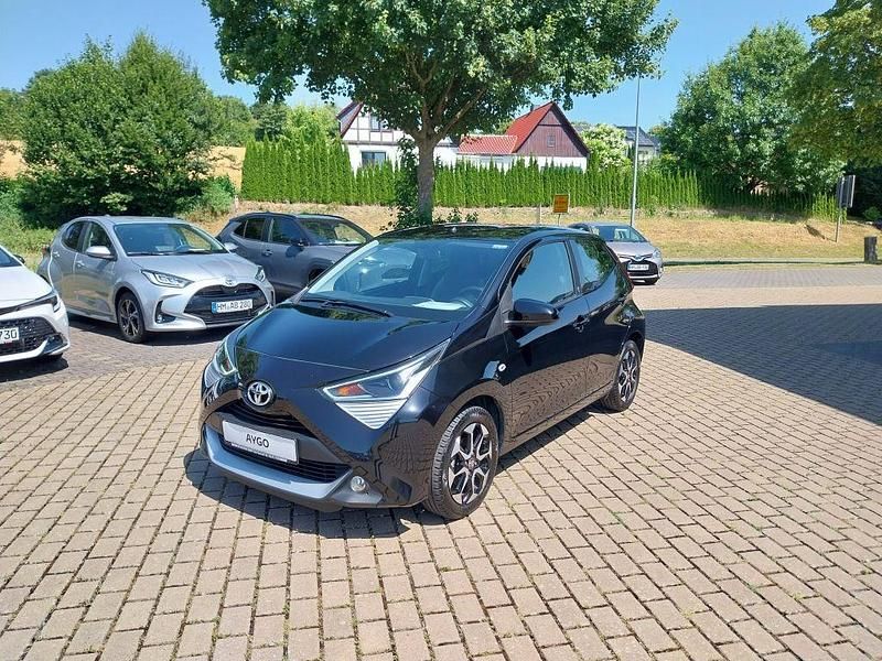Schwarz Gebraucht 2020 Toyota Aygo X-play Kleinwagen | 11.790 € (Etwas zu teuer) - Bild 1/4