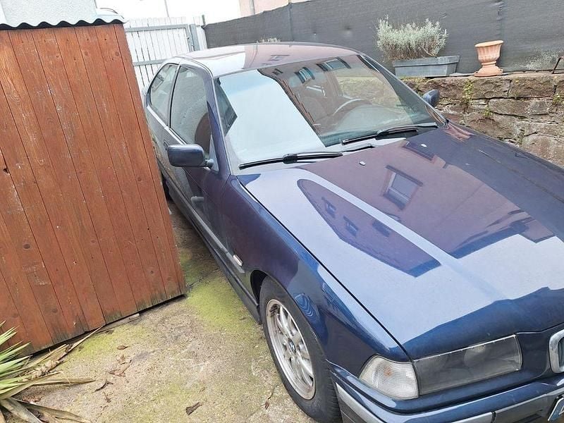 Blau Gebraucht 1999 BMW 316 Limousine | 1.500 € (Superpreis) - Bild 1/4