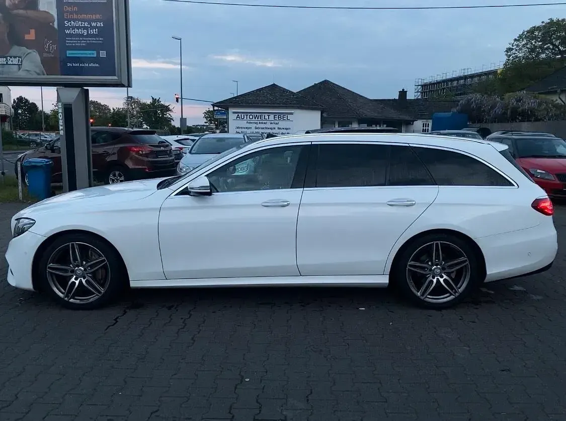 Gebraucht Mercedes E220 AMG line 194 PS (142 kW) 2016 Weiß Kombi