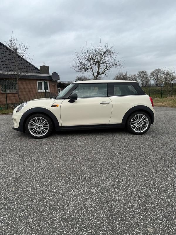 Gebraucht Mini Cooper 102 PS (75 kW) 2016 Weiß Kleinwagen