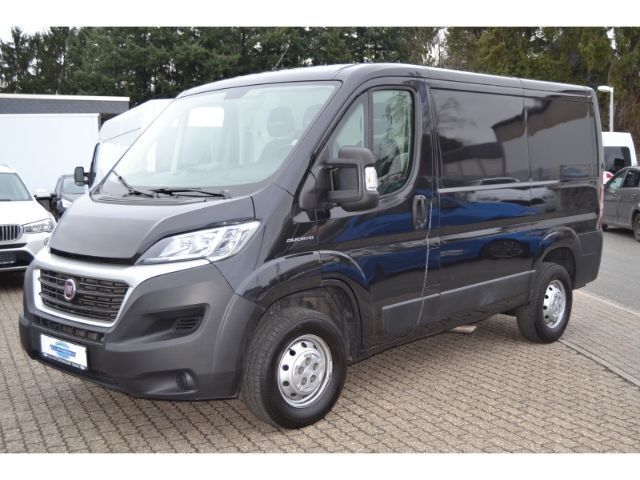 Schwarz Gebraucht 2018 Fiat Ducato Van | 17.980 € (Teuer) - Bild 1/4