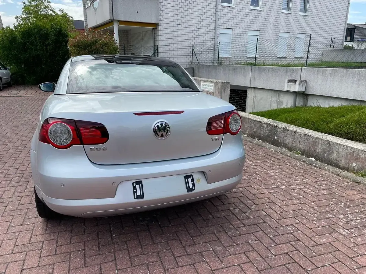 Gebraucht VW Eos 122 PS (89 kW) 2010 Silber Cabrio