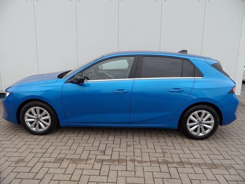Gebraucht Opel Astra Elegance 131 PS (96 kW) 2023 Blau metallic