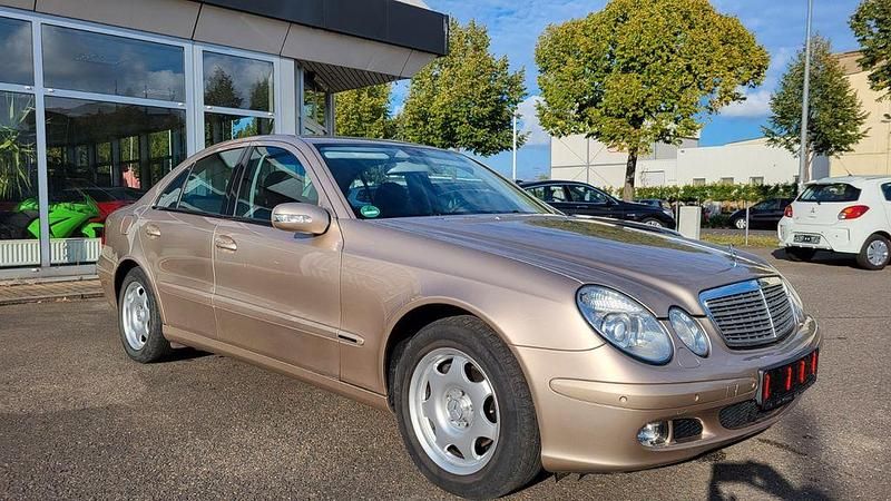 Gebraucht Mercedes E240 177 PS (130 kW) 2004 Gold Limousine