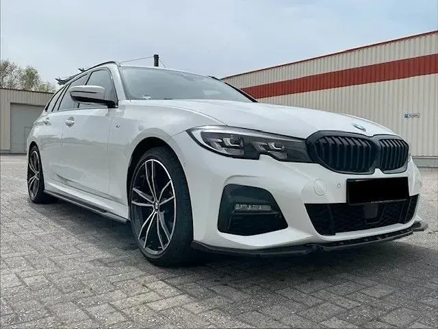 Gebraucht BMW 330e M Sport 292 PS (214 kW) 2021 Weiß Kombi