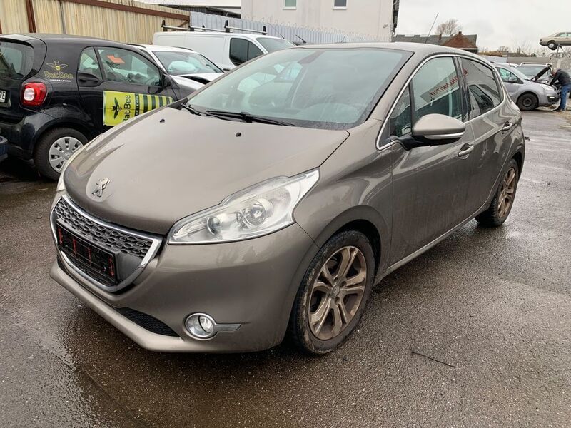 Gebraucht Peugeot 208 Allure 120 PS (88 kW) 2013 Grau Kleinwagen