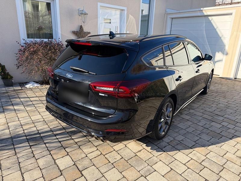 Gebraucht Ford Focus ST-Line 125 PS (91 kW) 2022 Schwarz Kombi