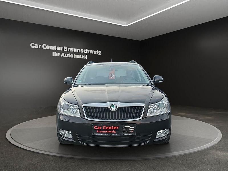Gebraucht Skoda Octavia Elegance 140 PS (102 kW) 2011 Schwarz Kombi