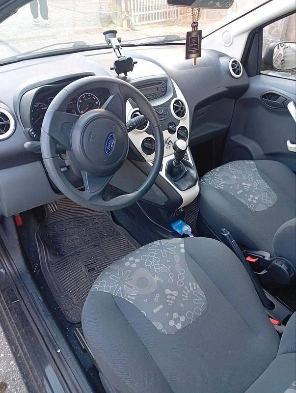 Gebraucht Ford Ka 69 PS (50 kW) 2010 Schwarz Kleinwagen