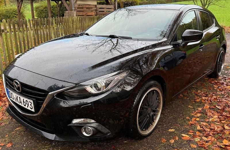 Schwarz Gebraucht 2015 Mazda 3 Sports-Line Coupé | 13.990 € (Teuer) - Bild 1/4