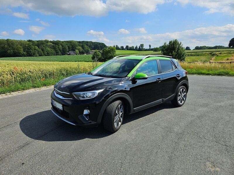 Schwarz Gebraucht 2019 Kia Stonic Spirit SUV | 15.990 € (Fairer Preis) - Bild 1/4