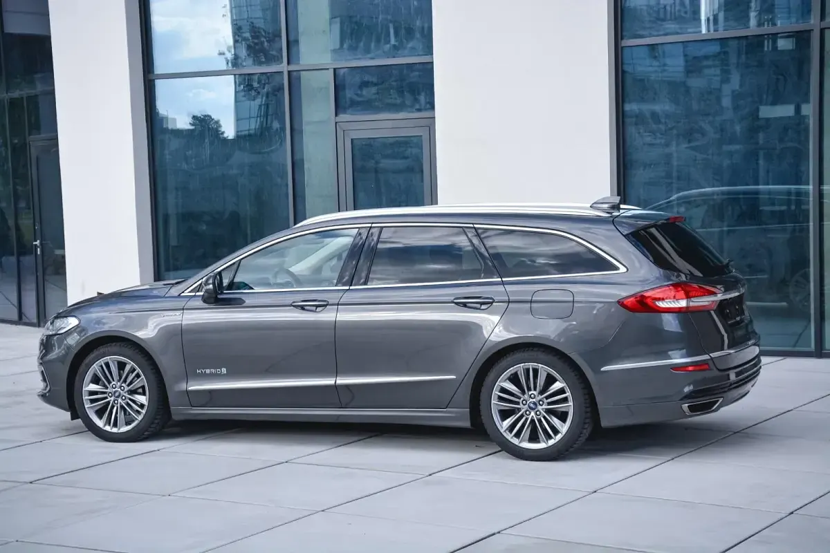 Gebraucht Ford Mondeo Vignale 187 PS (137 kW) 2020 Grau Kombi