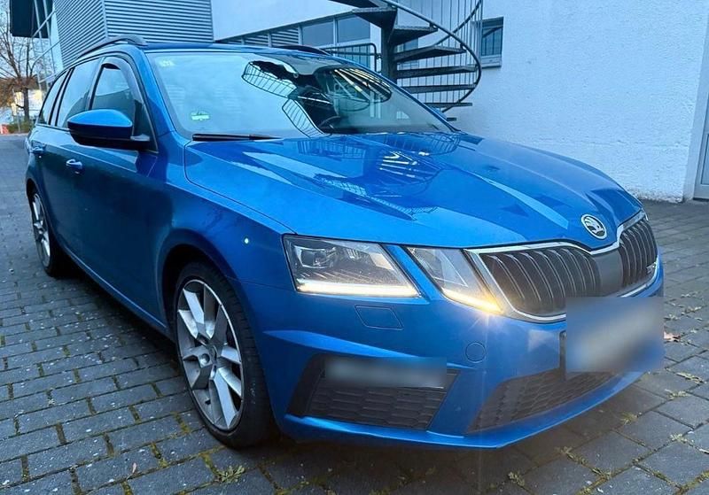 Blau Gebraucht 2018 Skoda Octavia RS Kombi | 9.490 € (Superpreis) - Bild 1/4