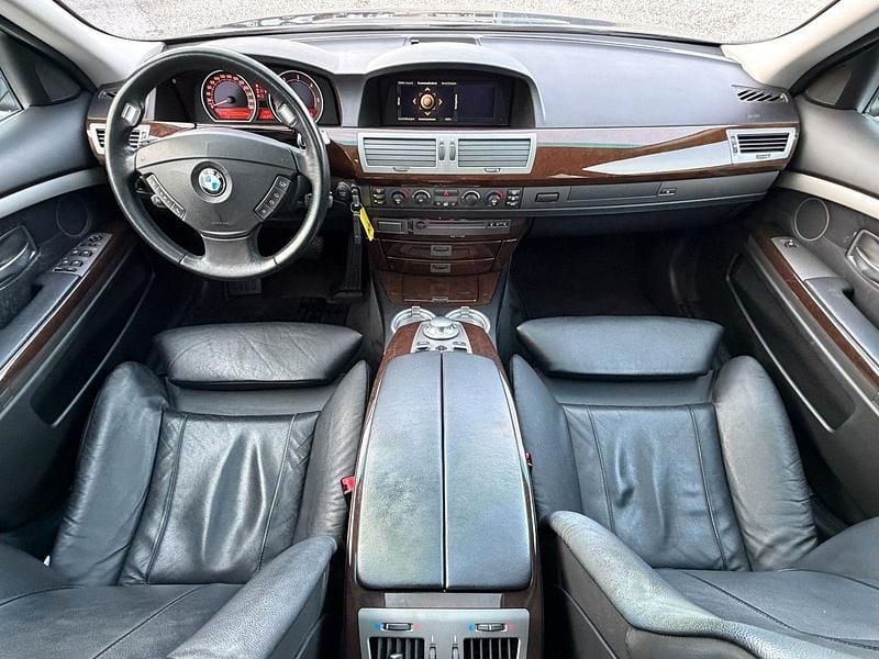 Gebraucht BMW 730 Sport Line 218 PS (160 kW) 2004 Grau Limousine