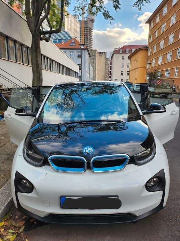 Weiß Gebraucht 2017 BMW i3 Sport Line Kleinwagen | 12.500 € (Guter Preis) - Bild 1/4
