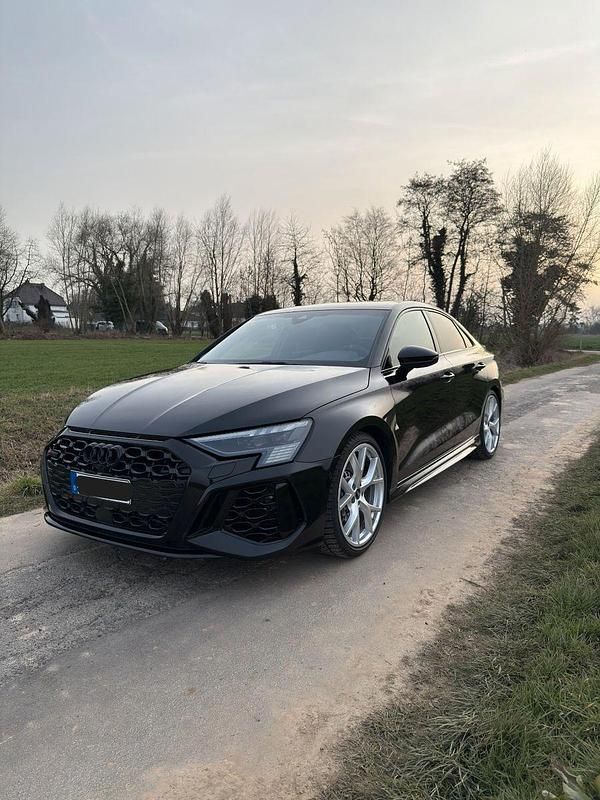 Gebraucht Audi RS3 Ambiente 400 PS (294 kW) 2023 Schwarz Limousine