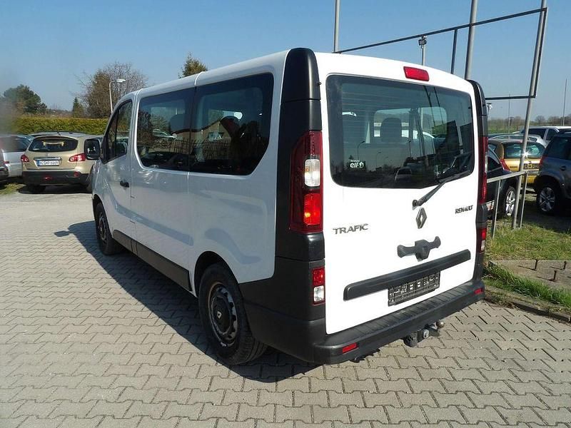 Gebraucht Renault Trafic 95 PS (69 kW) 2016 Grau Van / Kleinbus