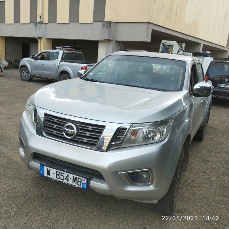 Silber Gebraucht 2016 Nissan Navara Acenta Abholung | 19.999 € (Superpreis) - Bild 1/4