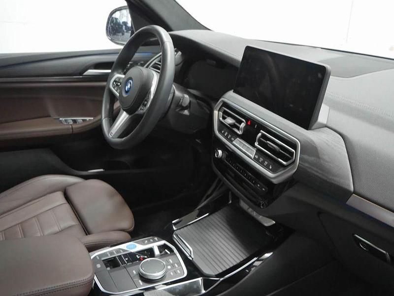 Gebraucht BMW iX3 Impressive 210 kW (286 PS) 2024 Braun SUV