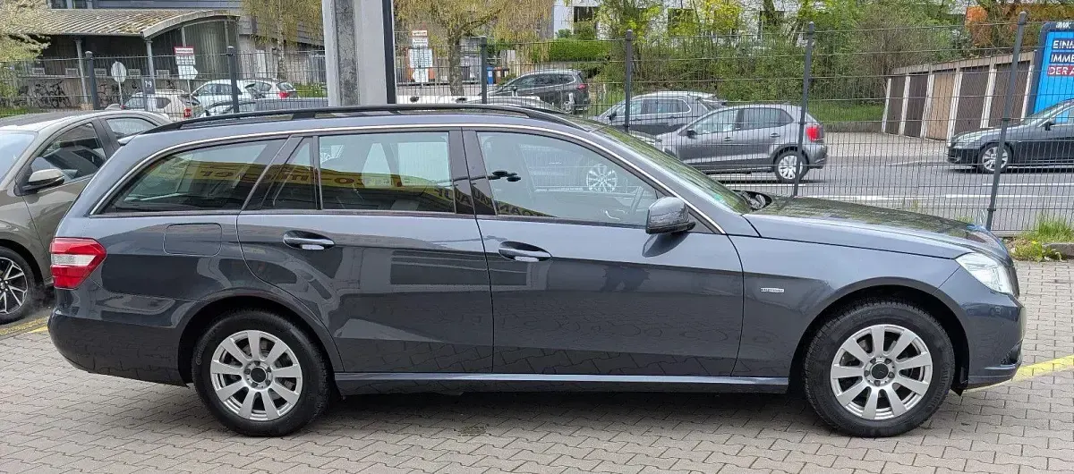 Second-hand Mercedes E200 184 CP (135 kW) 2010 Gri Break