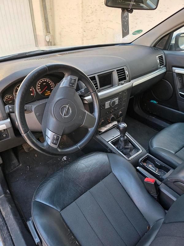 Gebraucht Opel Signum 155 PS (114 kW) 2008 Silber Kleinwagen