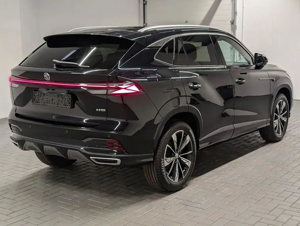 Neu MG HS Luxury 170 PS (125 kW) 2025 Pebbleschwarzmet. SUV