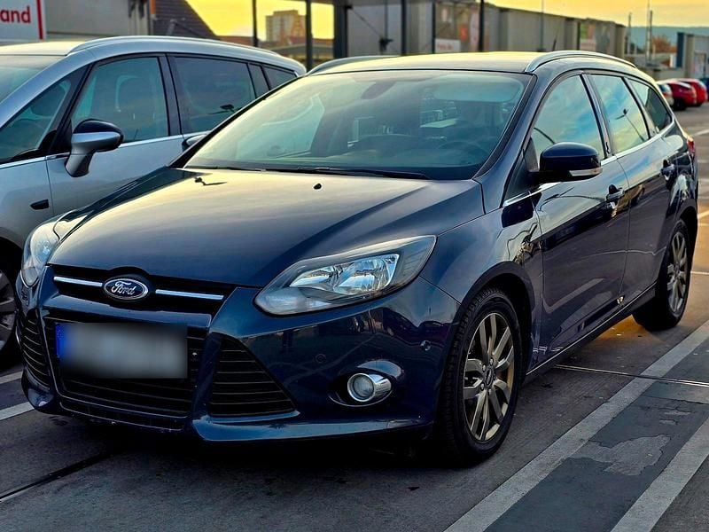 Andere farben Gebraucht 2012 Ford Focus Kombi | 2.200 € (Superpreis) - Bild 1/4