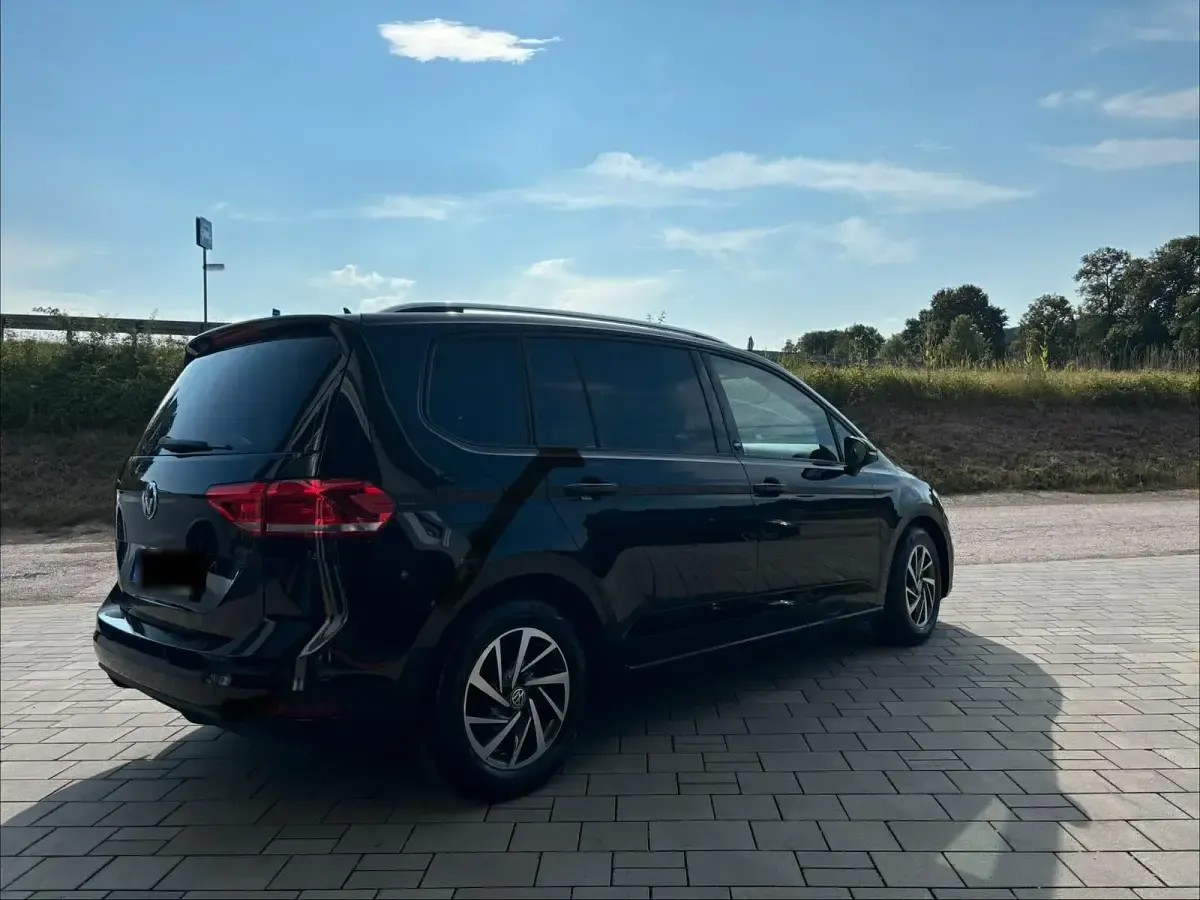 Gebraucht VW Touran 110 PS (80 kW) 2017 Schwarz Van / Kleinbus