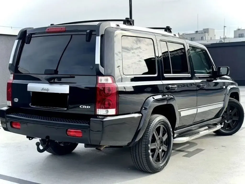 Gebraucht Jeep Commander Overland 218 PS (160 kW) 2010 Schwarz SUV