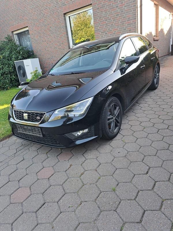 Schwarz Gebraucht 2016 Seat Leon ST FR Kombi | 8.400 € (Superpreis) - Bild 1/4