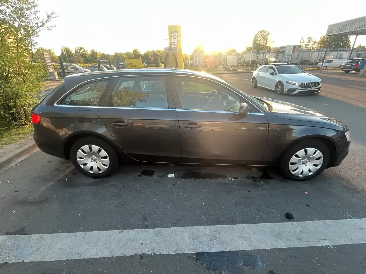 Gebraucht Audi A4 Ambiente 177 PS (130 kW) 2013 Grau Kombi