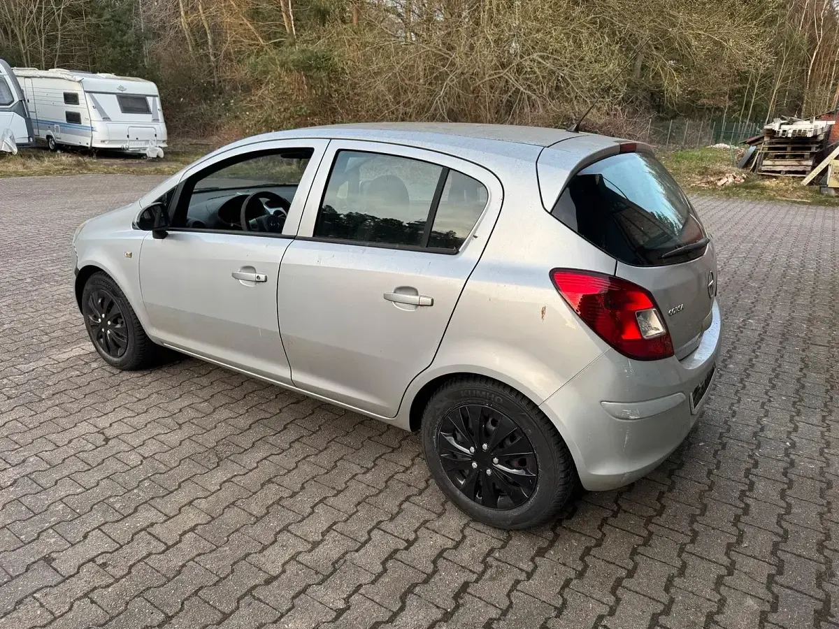 Gebraucht Opel Corsa 80 PS (58 kW) 2009 Silber Kleinwagen