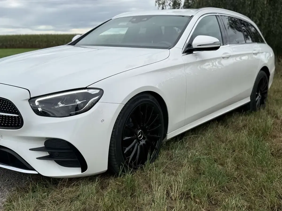 Gebraucht Mercedes E220 AMG line 200 PS (147 kW) 2022 Kombi