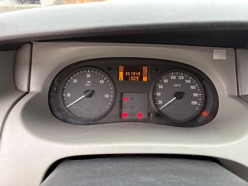 Gebraucht Opel Vivaro 116 PS (85 kW) 2010 Weiß Van / Kleinbus