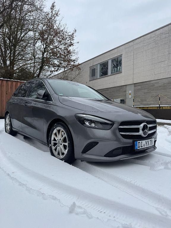 Gebraucht Mercedes B220 190 PS (139 kW) 2020 Grau Van / Kleinbus