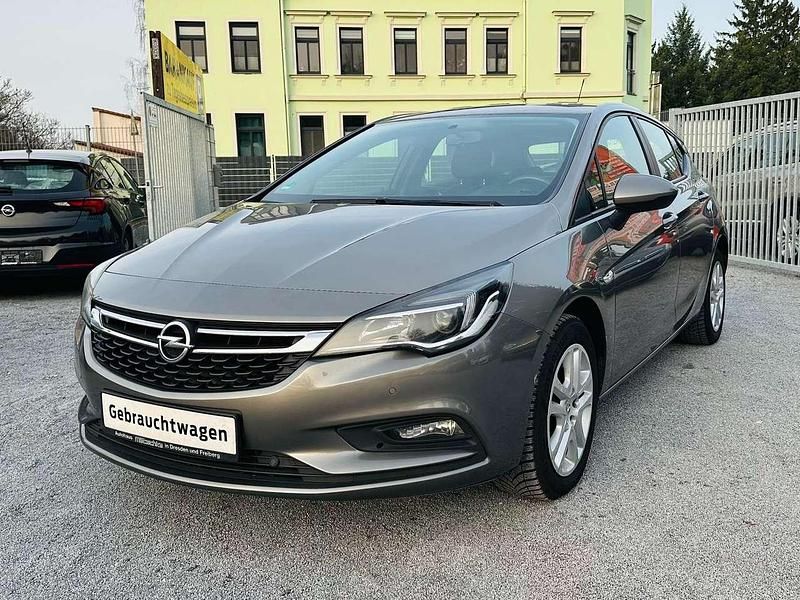 Gebraucht Opel Astra Edition 125 PS (91 kW) 2016 Grau Kleinwagen