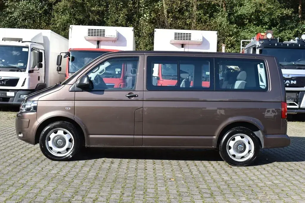 Gebraucht VW Multivan Startline 140 PS (102 kW) 2010 Braun Van / Kleinbus