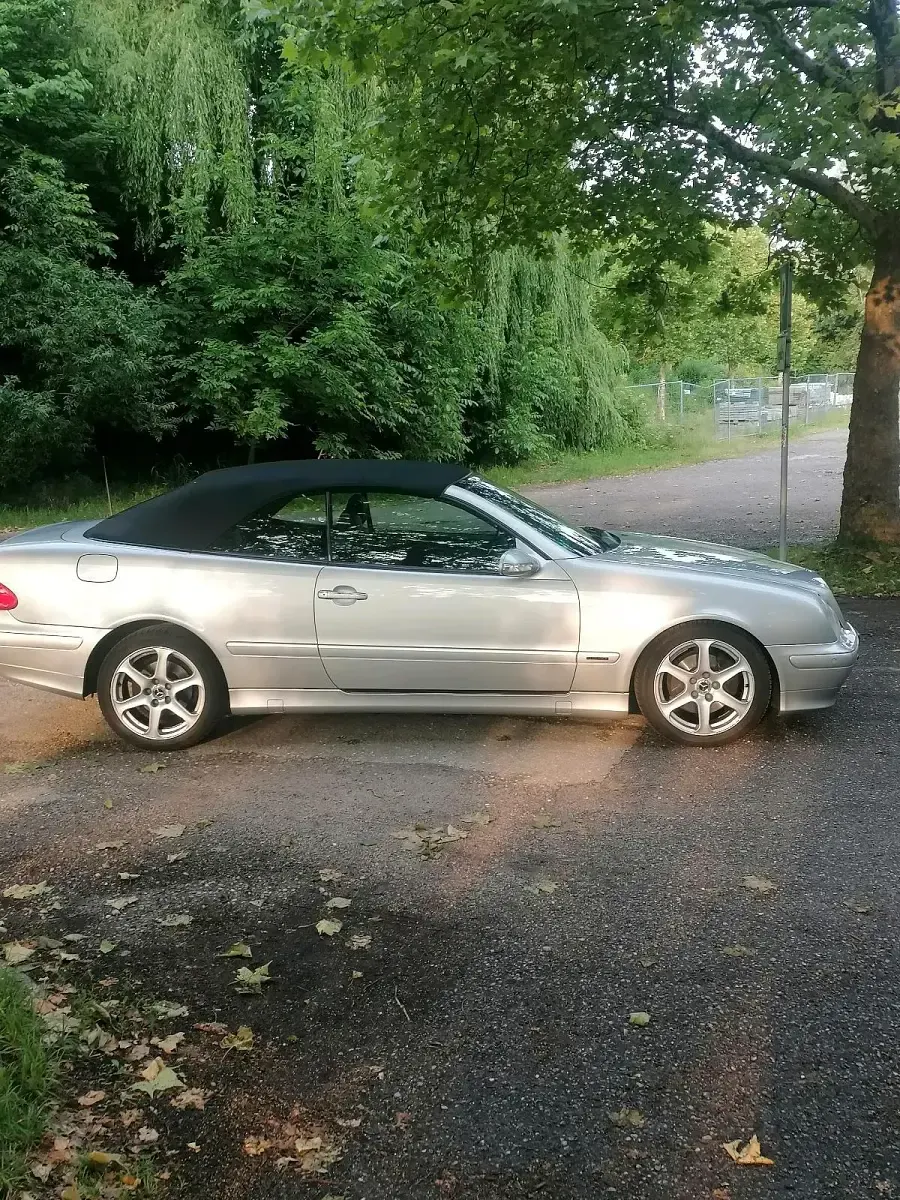 Gebraucht Mercedes CLK230 193 PS (141 kW) 2000 Silber Cabrio