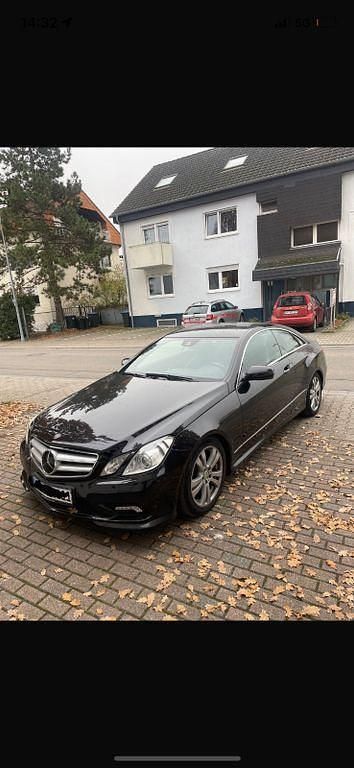 Schwarz Gebraucht 2009 Mercedes E350 Coupé | 8.500 € (Superpreis) - Bild 1/4