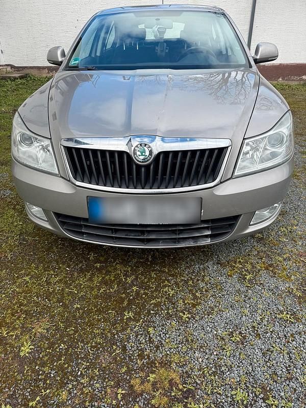 Gebraucht Skoda Octavia 105 PS (77 kW) 2012 Grau Limousine