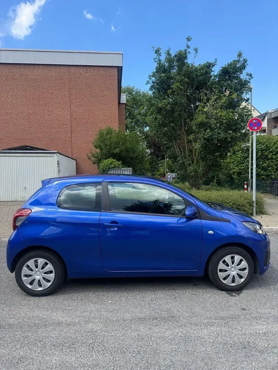 Gebraucht Peugeot 108 Active 72 PS (52 kW) 2019 Blau Kleinwagen