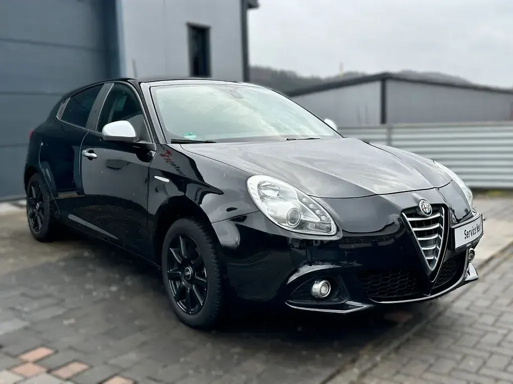 Gebraucht Alfa Romeo Giulietta 105 PS (77 kW) 2014 Schwarz Kleinwagen