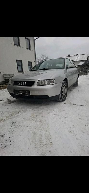 Grau Gebraucht 2003 Audi A3 Kleinwagen | 200 € (Superpreis) - Bild 1/4