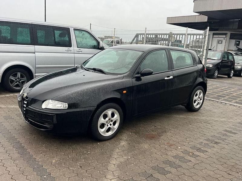 Schwarz Gebraucht 2003 Alfa Romeo 147 Kleinwagen | 1.150 € (Guter Preis) - Bild 1/4