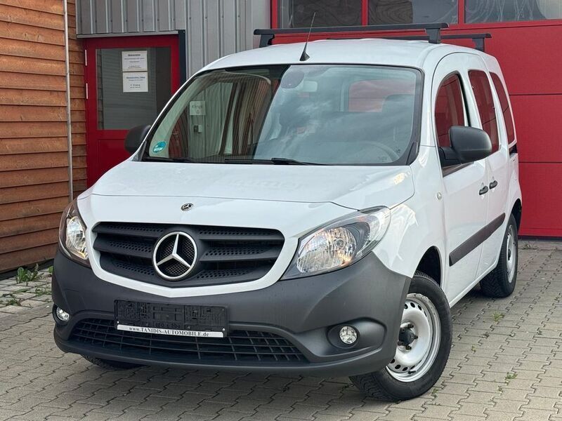 Weiß Gebraucht 2020 Mercedes Citan 109 Kombi | 13.500 € (Fairer Preis) - Bild 1/4
