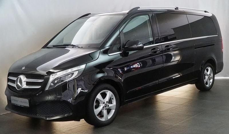 Schwarz Gebraucht 2020 Mercedes V250 Avantgarde Van / Kleinbus | 42.990 € (Superpreis) - Bild 1/4