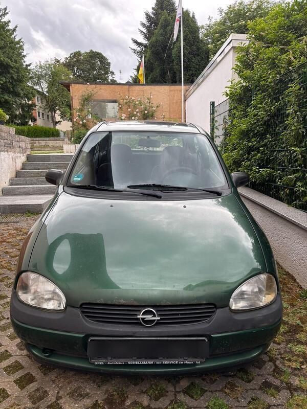Grün Gebraucht 1999 Opel Corsa Kleinwagen | 350 € (Superpreis) - Bild 1/4