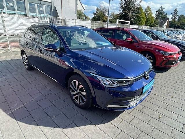 Gebraucht VW Golf VIII Active 110 PS (80 kW) 2022 Blau Kombi